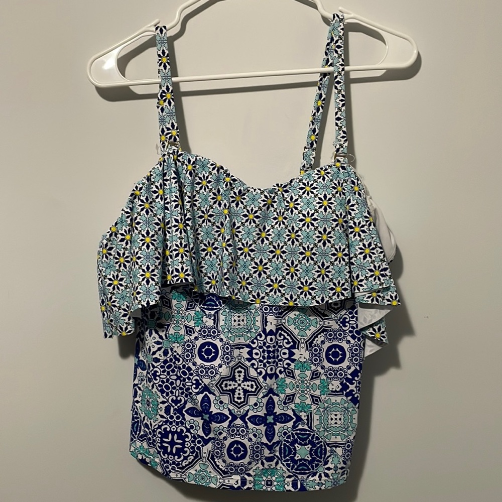 NWT 24th & Ocean Removable Straps Bathing Suit Top Only Size Small